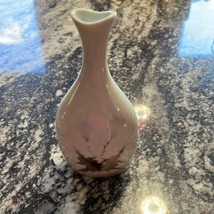 Highbank porcelain thistle bud vase, Lochgilphead Scotland